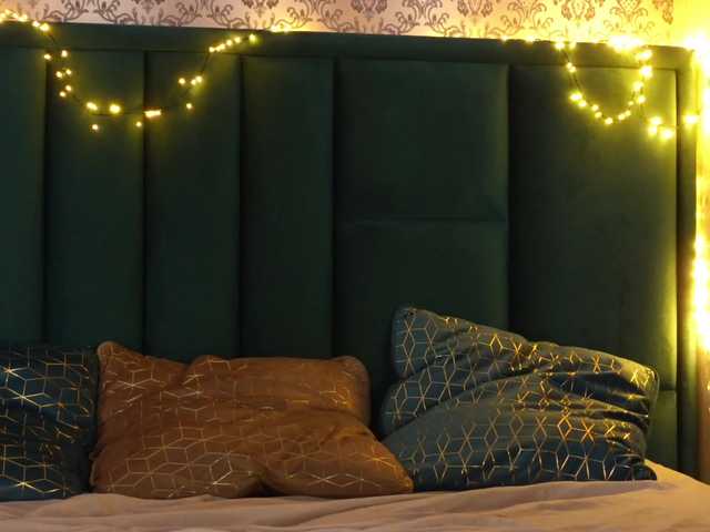 Capturi de ecran de difuzare MollySkyler