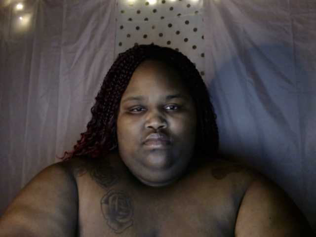 Capturi de ecran de difuzare Molushyy