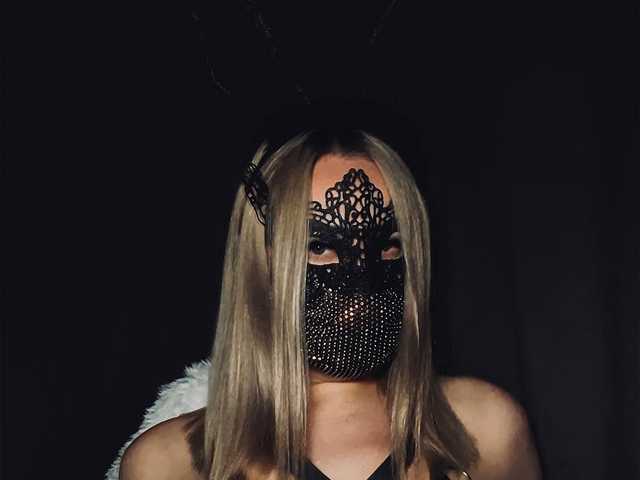 Fotografie a profilului MomNylonL