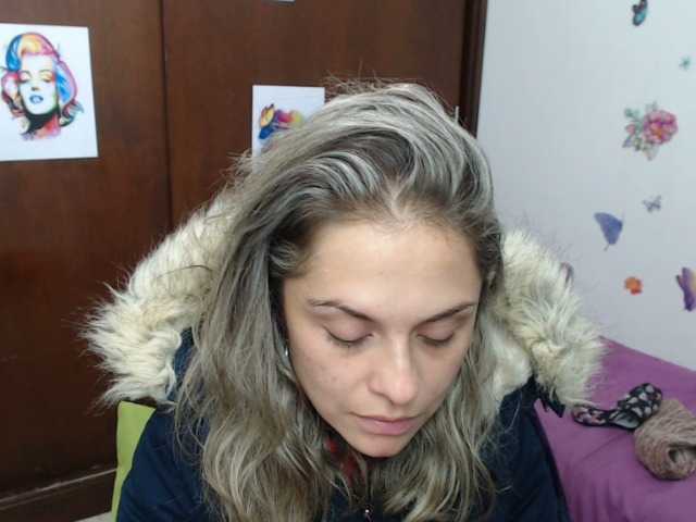 Capturi de ecran de difuzare MonaBurning