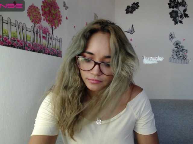 Capturi de ecran de difuzare monica-squirt