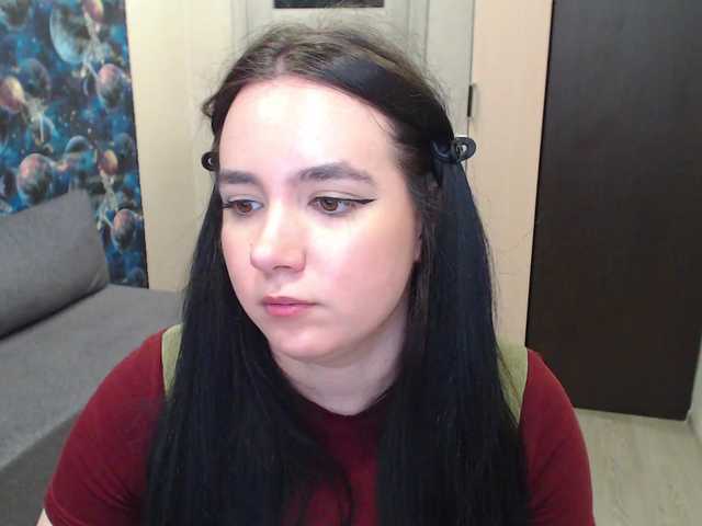 Capturi de ecran de difuzare MonicaBrownie