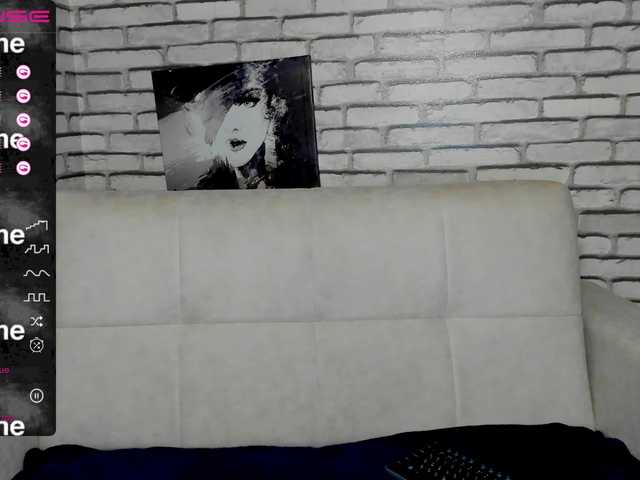 Capturi de ecran de difuzare MonicaGucci