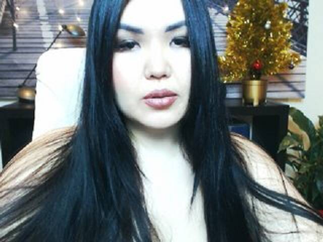 Capturi de ecran de difuzare Monicasilly