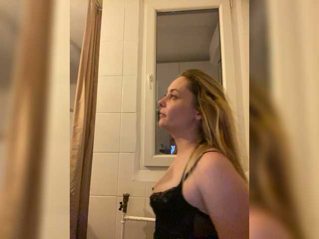 Capturi de ecran de difuzare moongirl