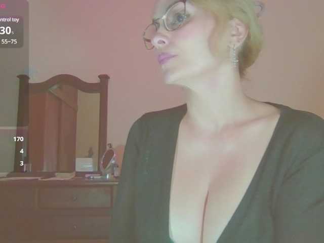 Fotografii myloverlee In silence, the children are at home,With 1 tokens, active vibrator, wet my pussy...HORNY FOR YOU,FAV 55