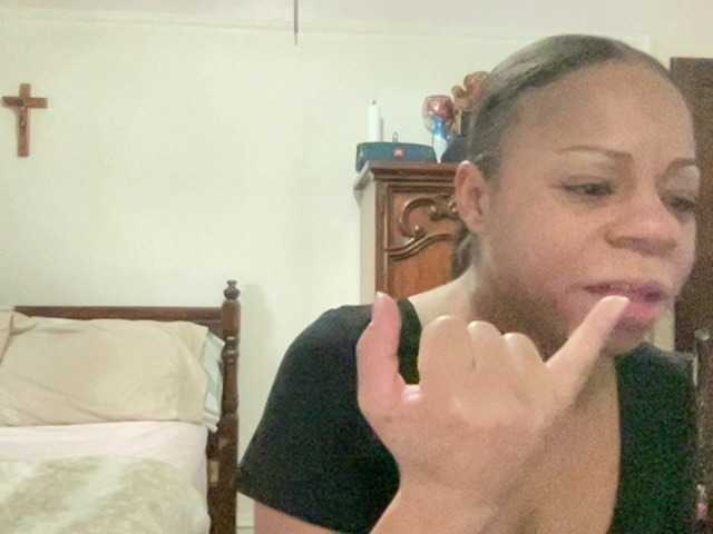 Capturi de ecran de difuzare MyaMichelle