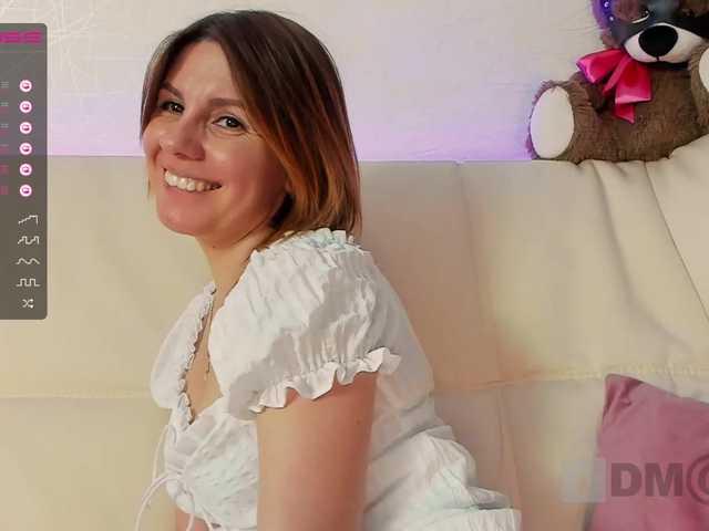 Fotografii _Risha_ Hi, I'm Arisha! I undress in private, toys only in full private. Lovense: 2/10/40/100/200, special commands 102/103/104/105, random 35.