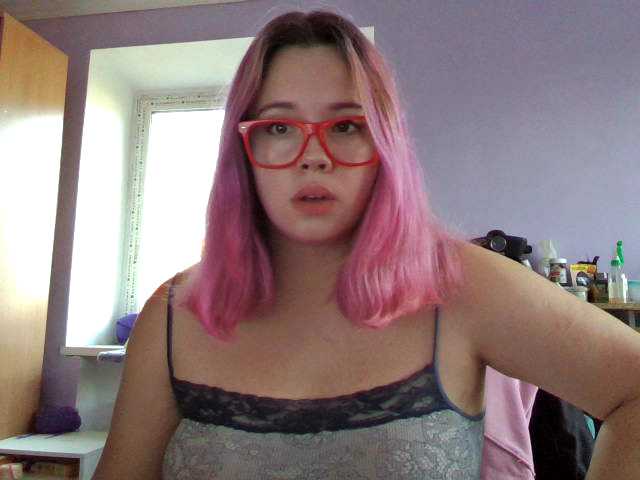 Capturi de ecran de difuzare Nami-san