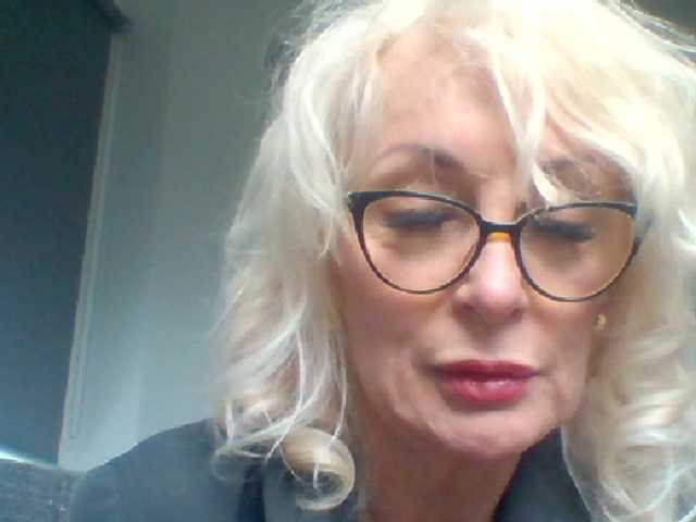 Capturi de ecran de difuzare Dixie_Sutton