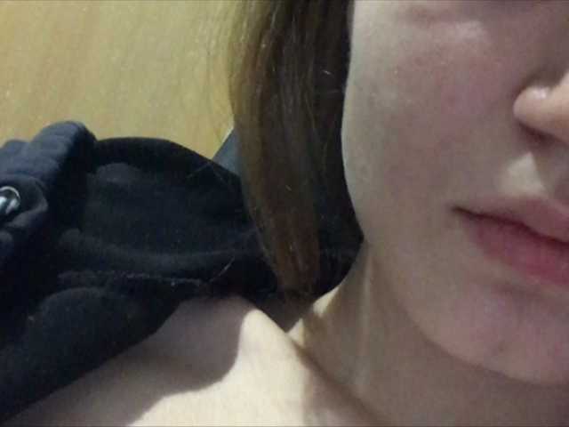 Capturi de ecran de difuzare NancyQLove