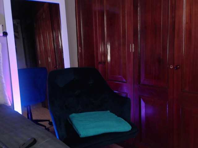 Capturi de ecran de difuzare Nandy-bella