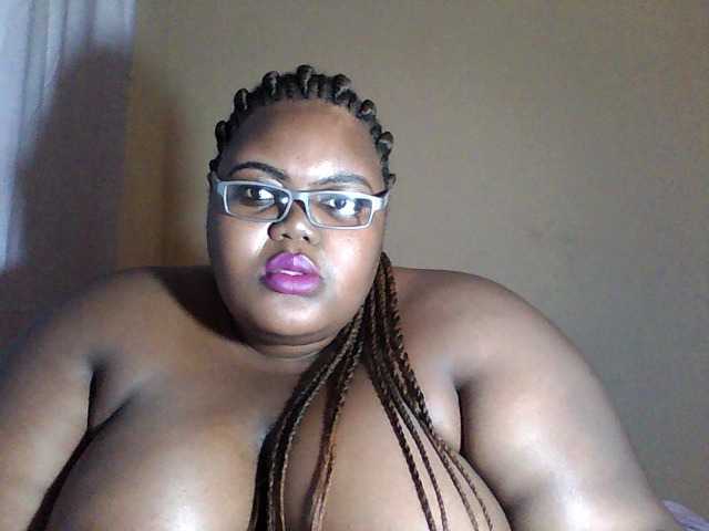 Fotografii NatashaBlack Hello. im a bbw #ebony #lovense #bigtittys, #bigass #hairy ass flash 20, boobs 15, naked 50, pussy 30. leve show 100tkns for 5 mins, the rest in private