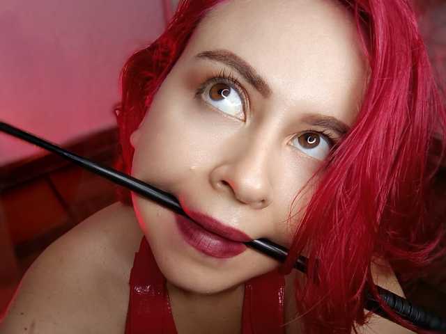 Fotografie a profilului Naty-slavedoll