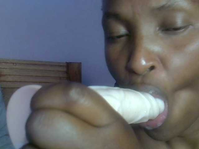 Capturi de ecran de difuzare Naughtyliby