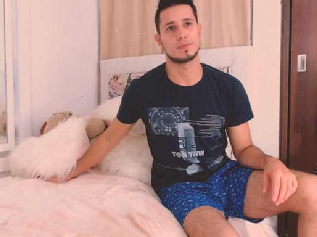 Capturi de ecran de difuzare Naughtyxtwo