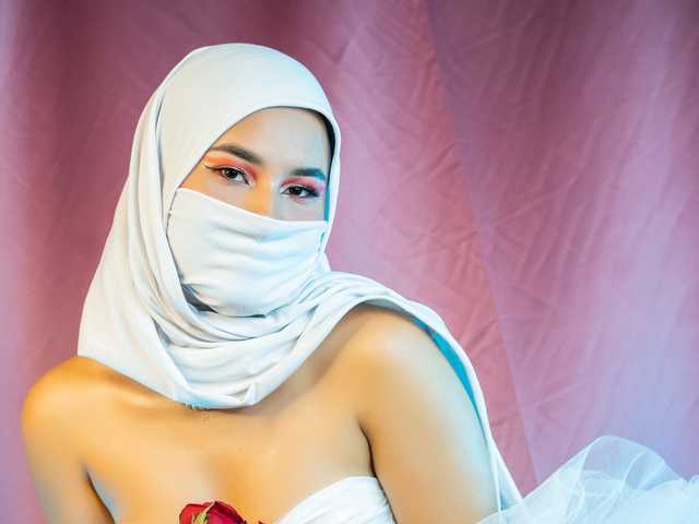 Fotografie a profilului Nayla-samira