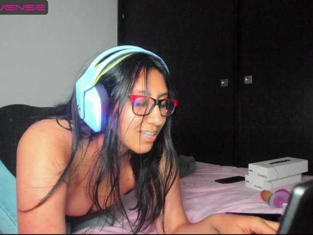 Fotografii Nerdgirl Hi, I'm Alejandra, im 23 years old from Colombia, I'm working here to pay me collegue studies if u can sport me and have a fun time with me would be amazing
