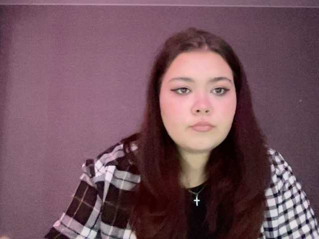 Capturi de ecran de difuzare NessiePolly