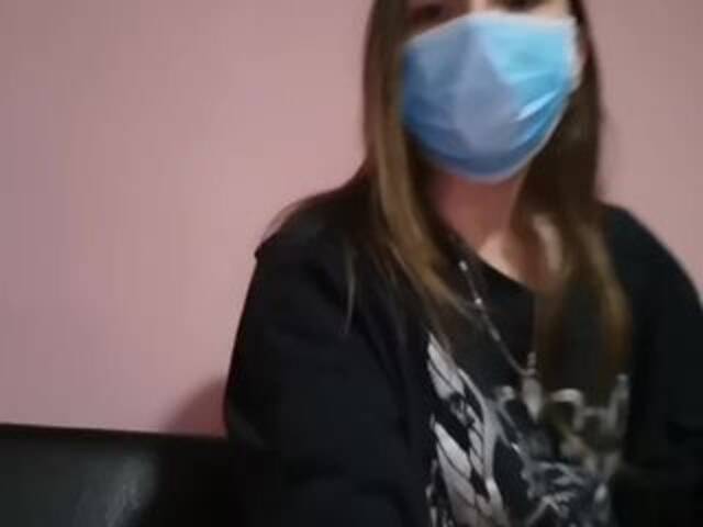 Capturi de ecran de difuzare Nextdoorgirl2