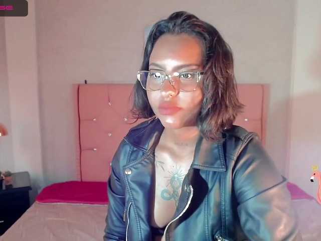 Capturi de ecran de difuzare NickyNicole