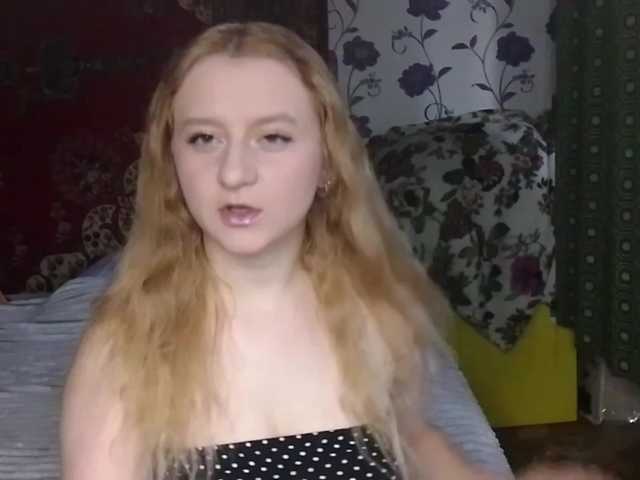 Capturi de ecran de difuzare NicoleAniston19