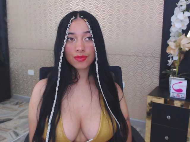 Fotografii NicoleCollema hello guys I'm new I would like to masturbate for you