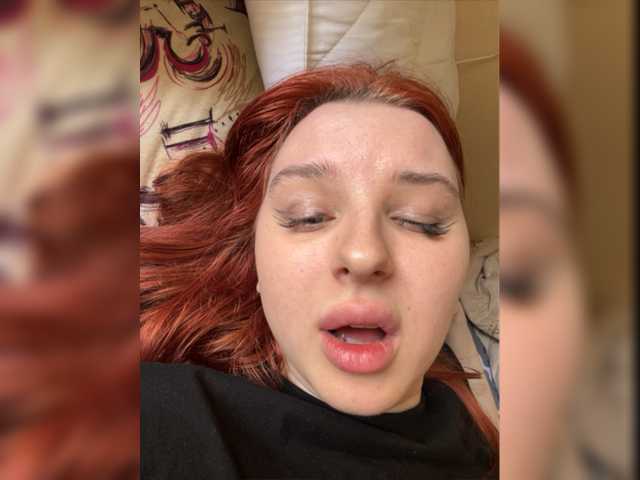 Capturi de ecran de difuzare NicoleDaniell