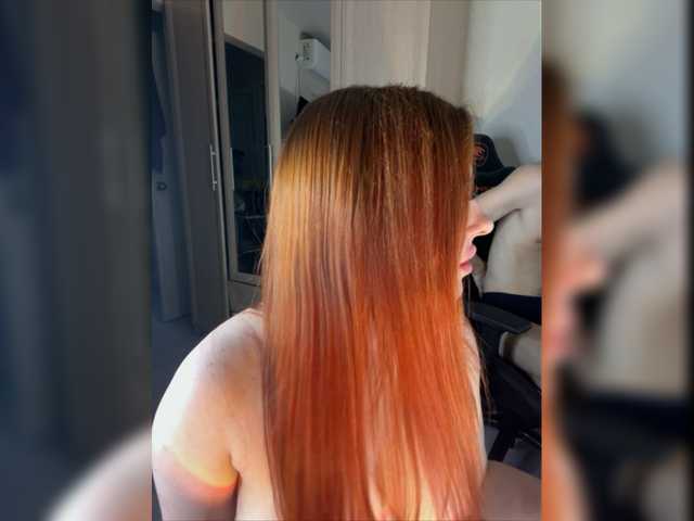 Capturi de ecran de difuzare NicoleDaniell