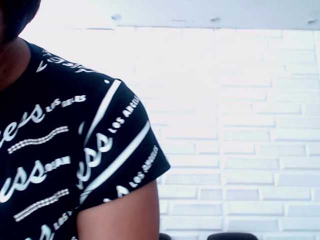 Capturi de ecran de difuzare NicoleThomas