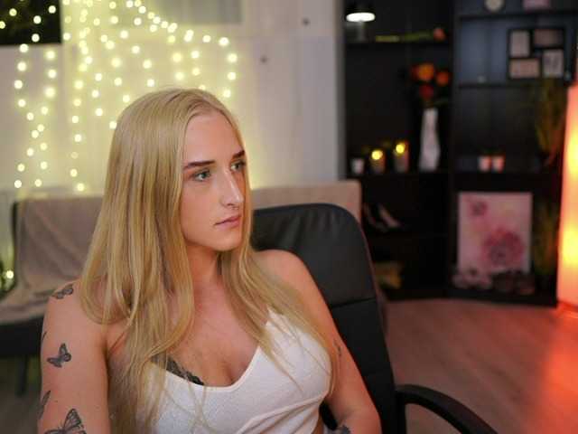 Capturi de ecran de difuzare NicoletteShea01