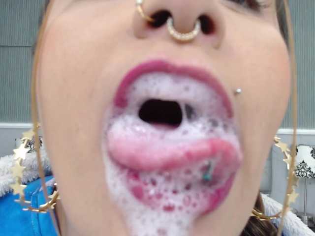 Capturi de ecran de difuzare NicolleWayne