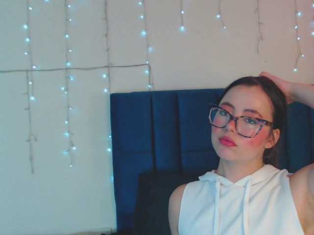 Capturi de ecran de difuzare nikollehuyt