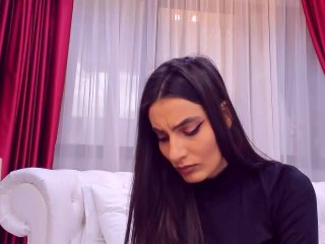 Capturi de ecran de difuzare NinaCrystal