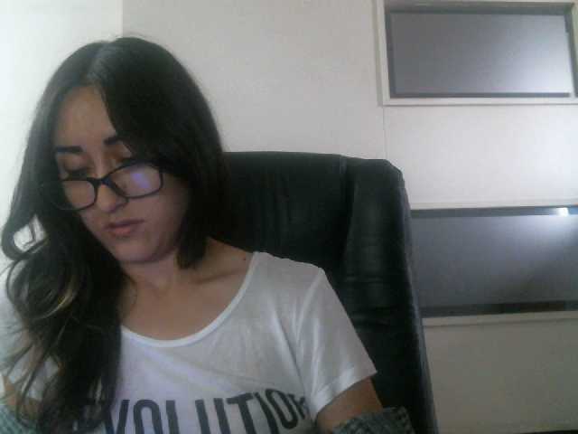 Capturi de ecran de difuzare Ninimoon