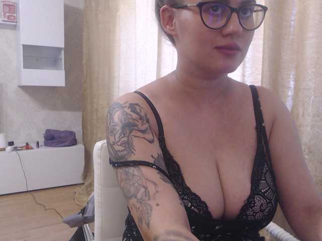 Fotografii O-Queen I DONT DO SPY SHOW OR GROUP!!! ONLY PVT OR FOR TIPS HERE!!!!#bigass #bigtits #teen #blonde #fuckingdeep #sexy #horny #analplaytip and fuck my tight pussy