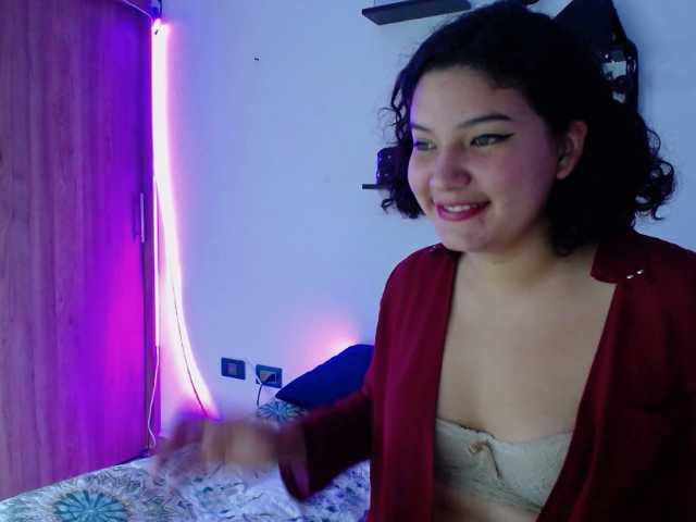 Capturi de ecran de difuzare OliviaHill