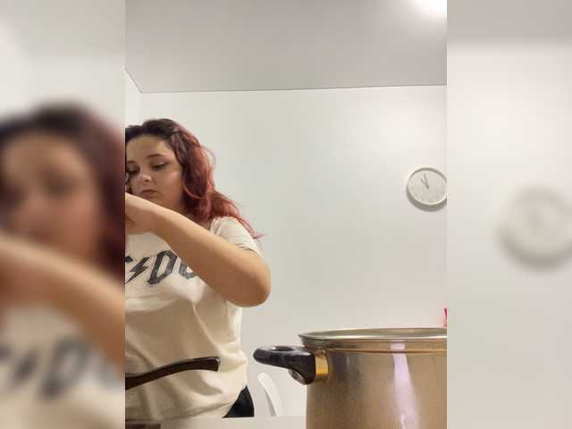 Capturi de ecran de difuzare OpheliaMeoow