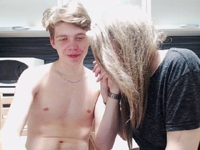 Capturi de ecran de difuzare OrgasmShowHot