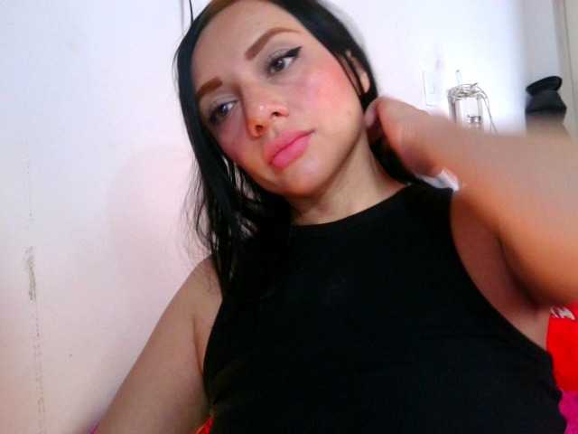 Capturi de ecran de difuzare HotSpaceGirl