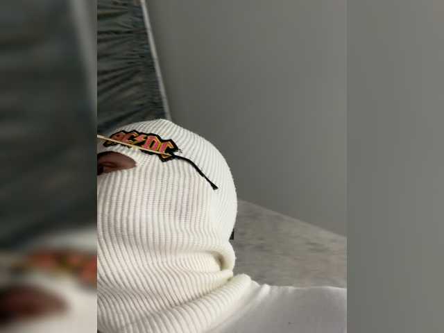 Capturi de ecran de difuzare TheonlyoneBoyX