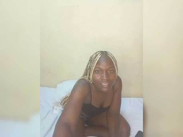 Capturi de ecran de difuzare partyhouse2025
