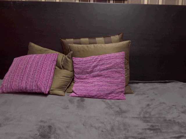 Capturi de ecran de difuzare PassionThrees