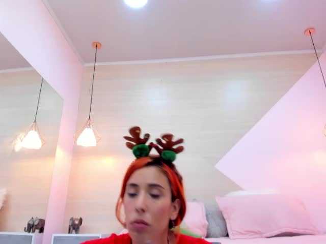 Fotografii paulasosa1 ♥ I want to suck your candy cane♥ Reach my goal for fuck my pussy very hard with my dildo♥Tip 100 for special gift♥