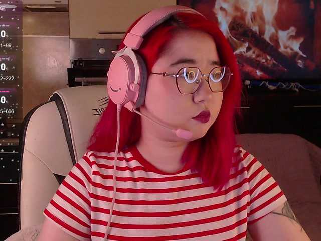 Capturi de ecran de difuzare peach-girl
