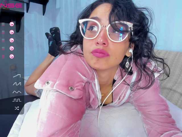 Fotografii perla-watson My Lovense works from 1 tokens, today I feel very naughty and I want to have fun 681 squirt 400 tokens 681 ANAL 200 tokens 681 naked 100 tokens 681 mojar todo mi cuerpo 200 tokens 681 penetrate me with the dildo 250