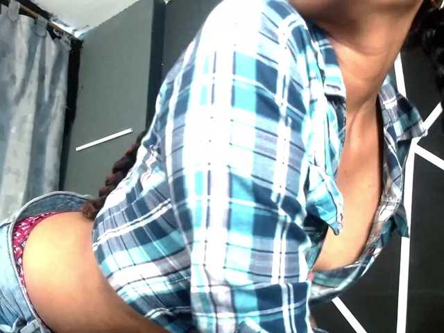 Capturi de ecran de difuzare PetiteEbonyx