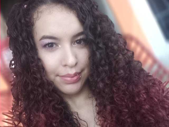 Fotografie a profilului petitelucy