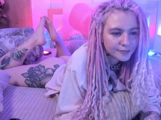 Capturi de ecran de difuzare pink-cate