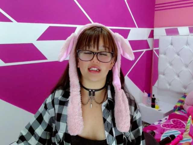 Capturi de ecran de difuzare pinkqueenn